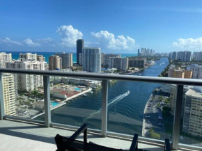 King bed kitchen and dining area Apmt in Miami